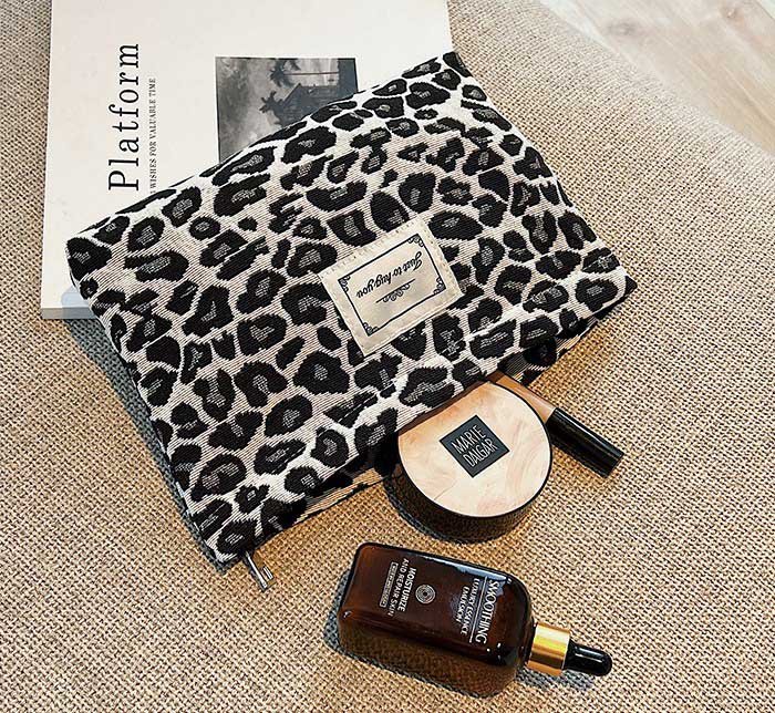 hot leopard makeup bags2